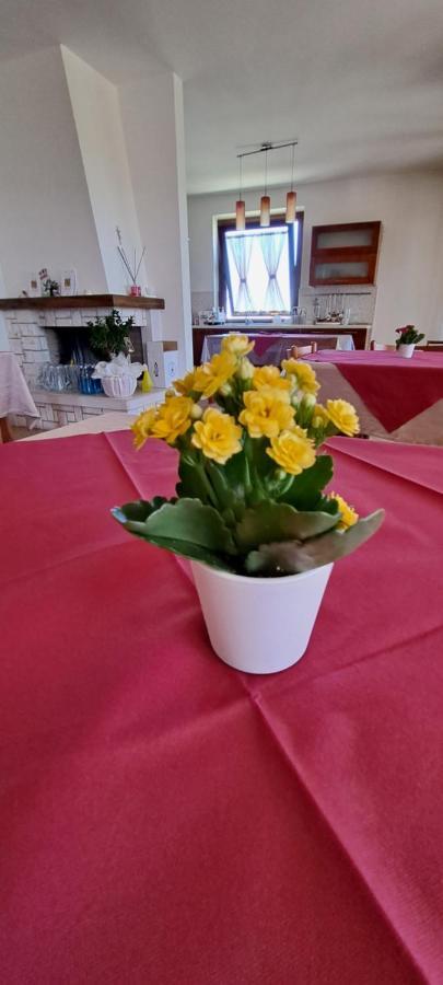 B & B Le Tre Rose Tollo Eksteriør bilde