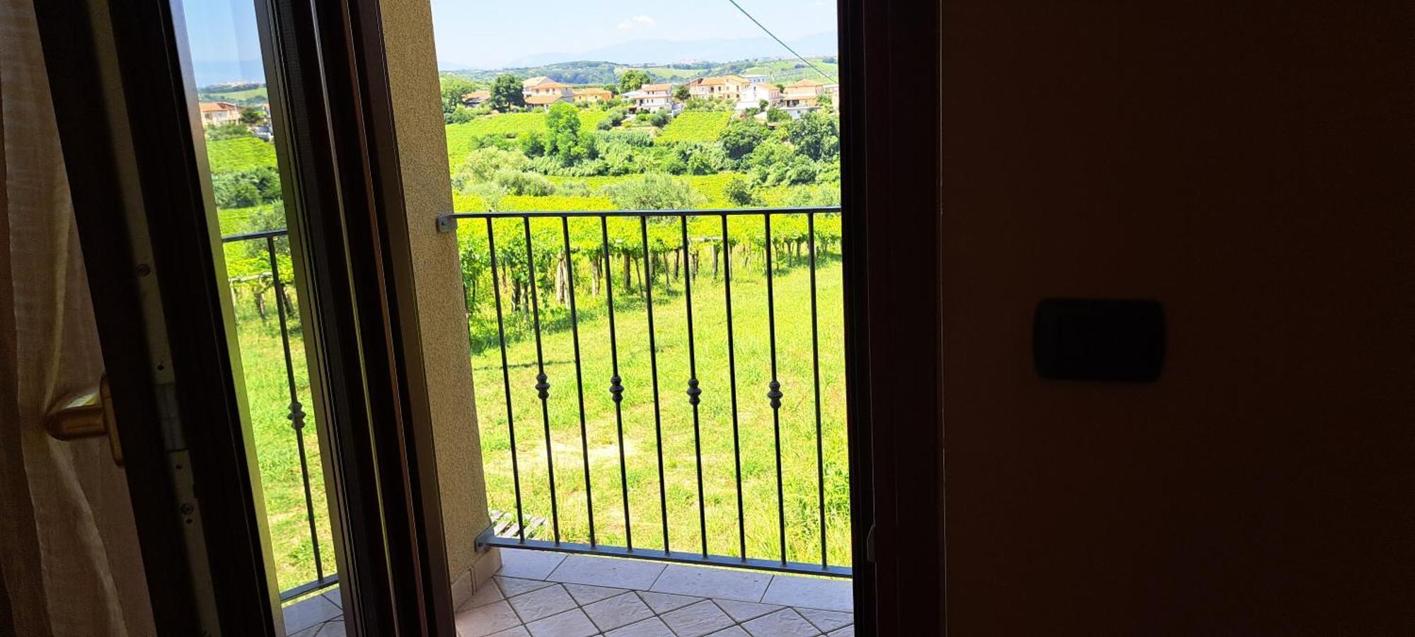 B & B Le Tre Rose Tollo Eksteriør bilde